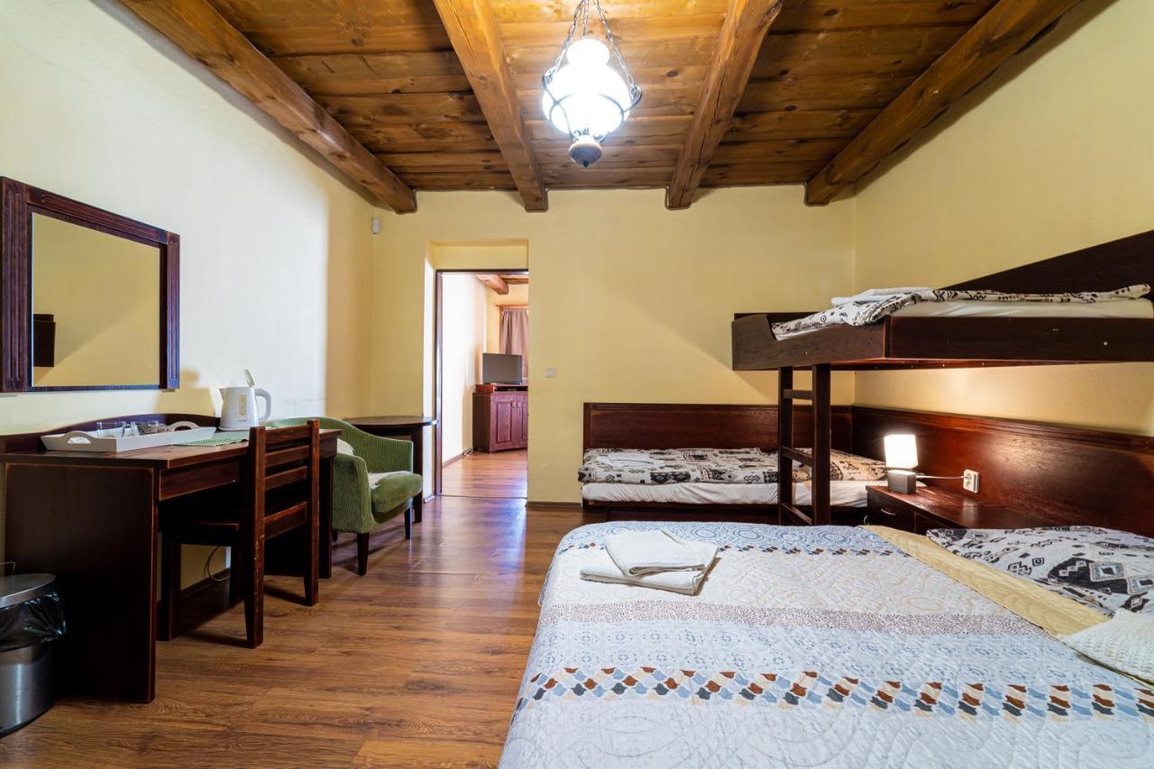 Ranc Pod Ostrou Skalou Guest House Stratena Bagian luar foto
