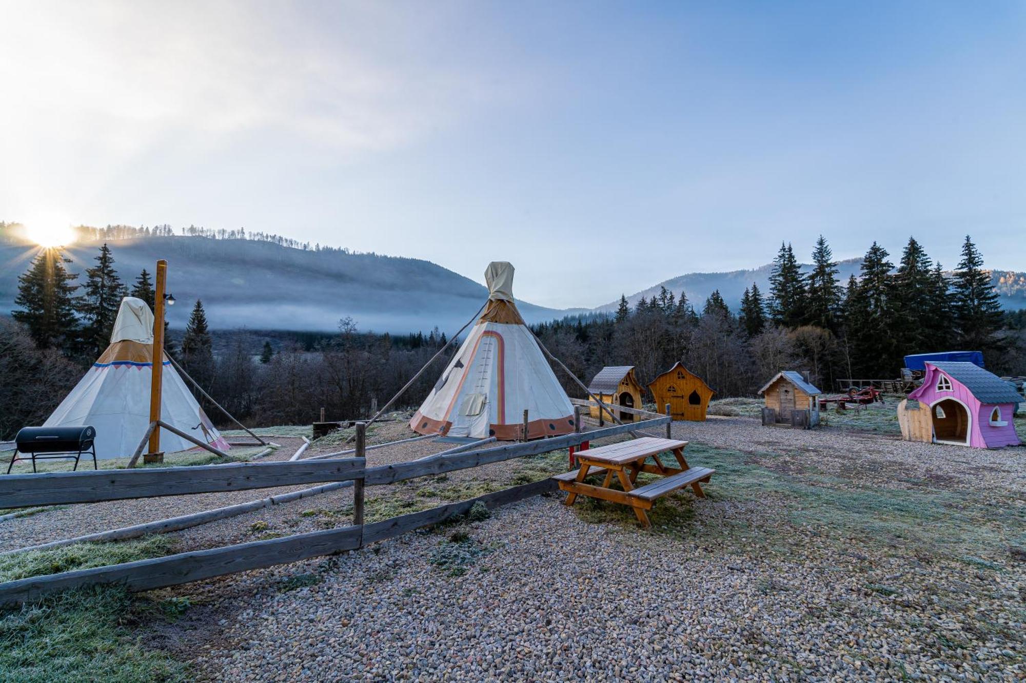 Ranc Pod Ostrou Skalou Guest House Stratena Bagian luar foto